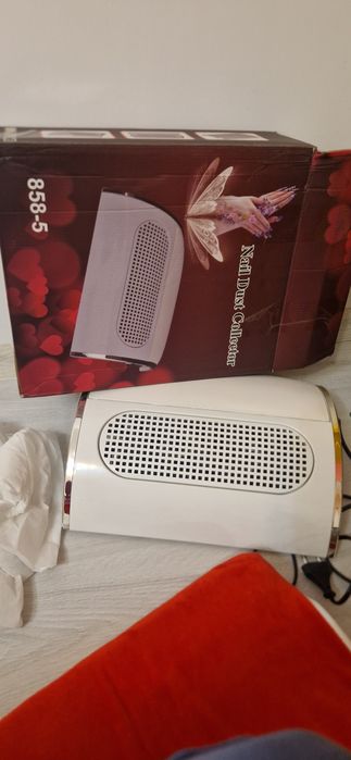 Aspirator de unghii profesional,