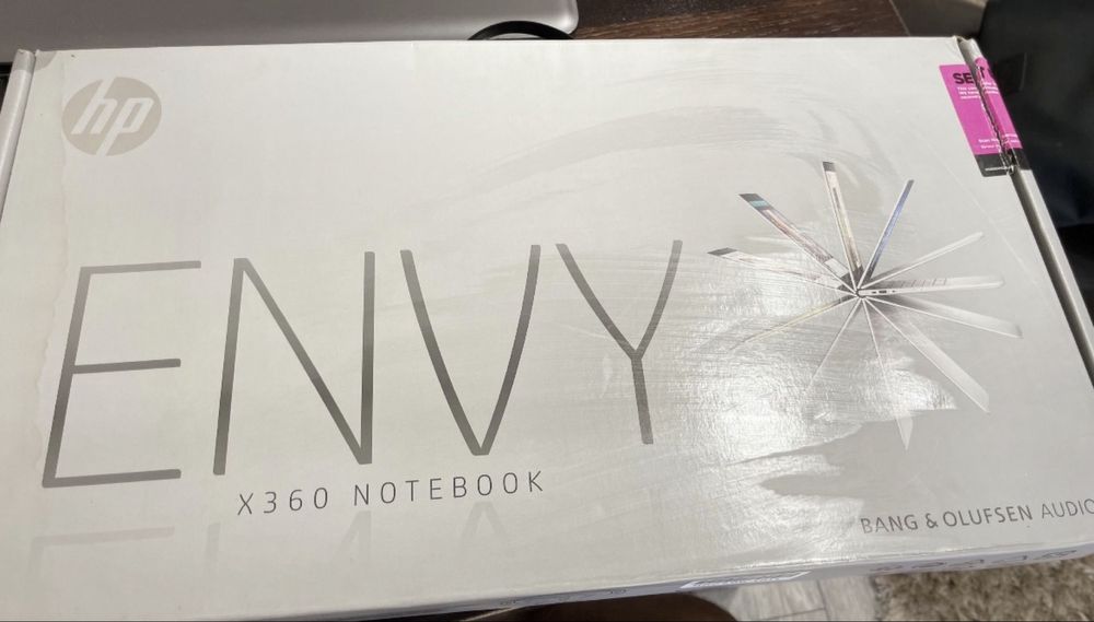 Vând Laptop Hp x360 Convertible 2 in 1 tastatura luminata !