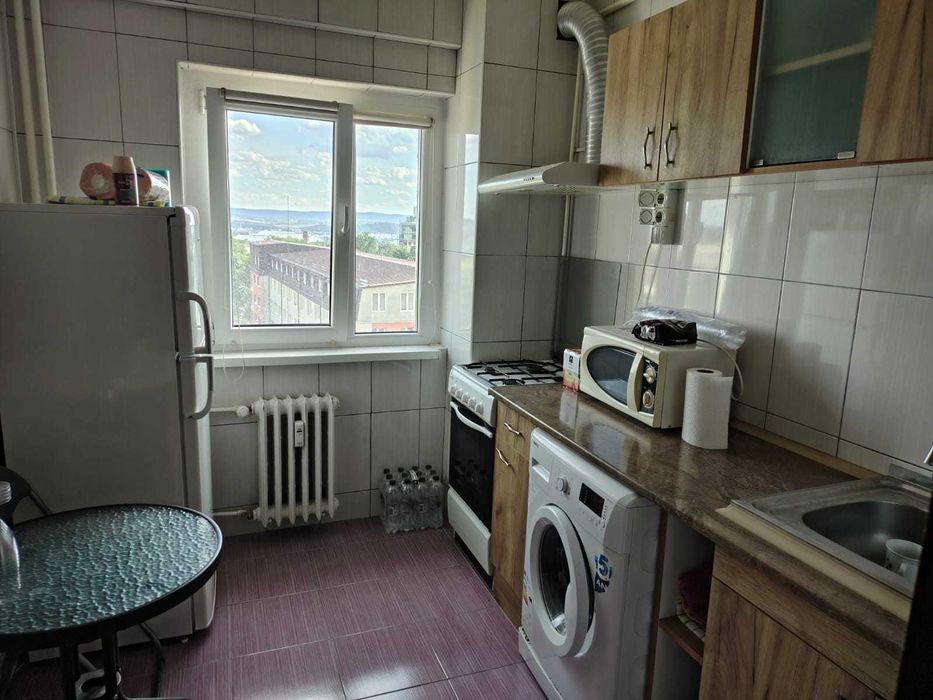 Inchiriez apartament