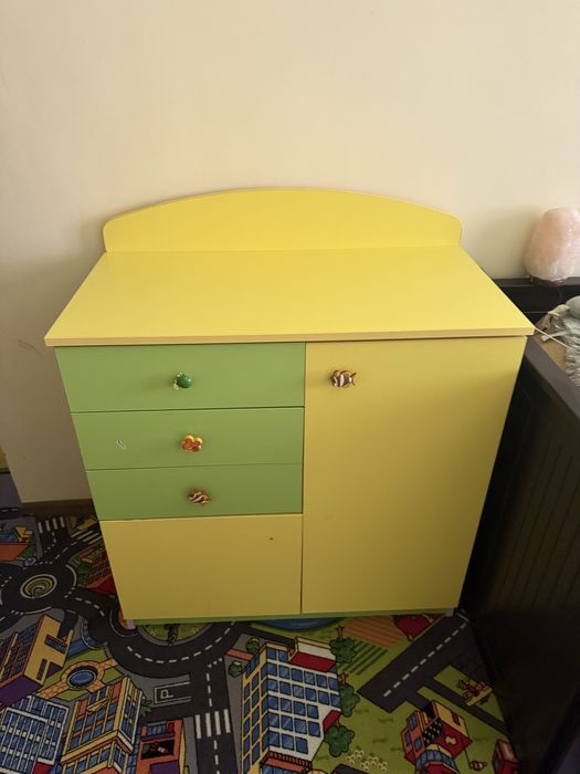 Vand comoda verde