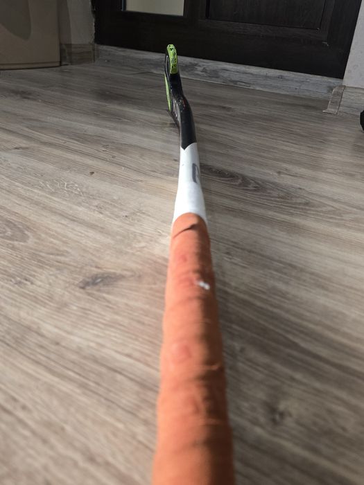 Стикове и кори за хокей на трева