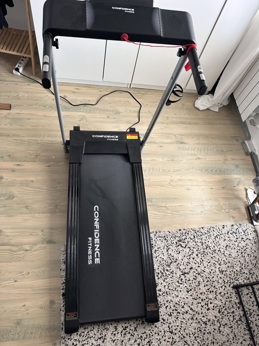 Сгъваема пътека за бягане Confidence Fitness