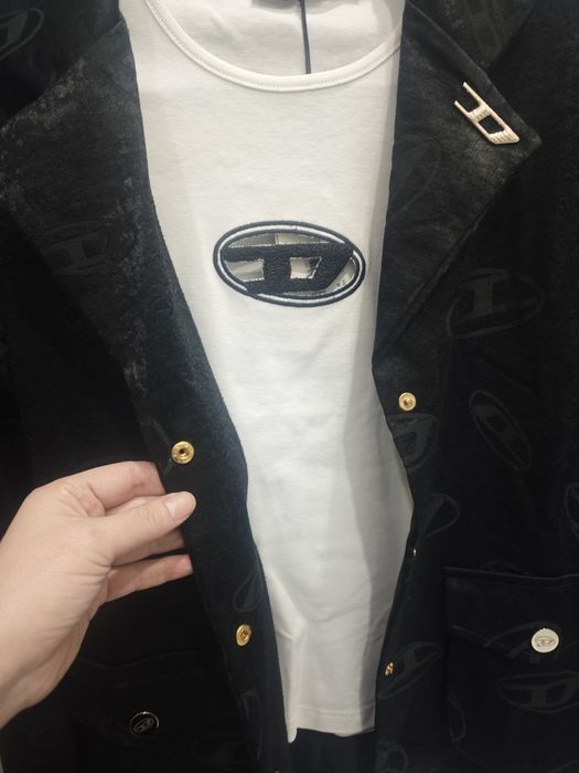 Продам кастюмы тройки