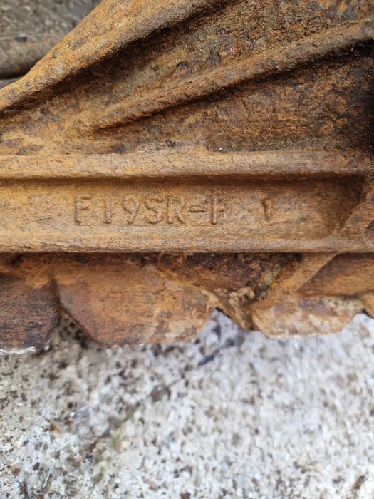 Полуоски с карета Тойота