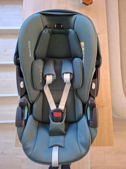 Scoică auto Maxi-Cosi Pebble 360 Pro, 40–60 cm, stare foarte bună
