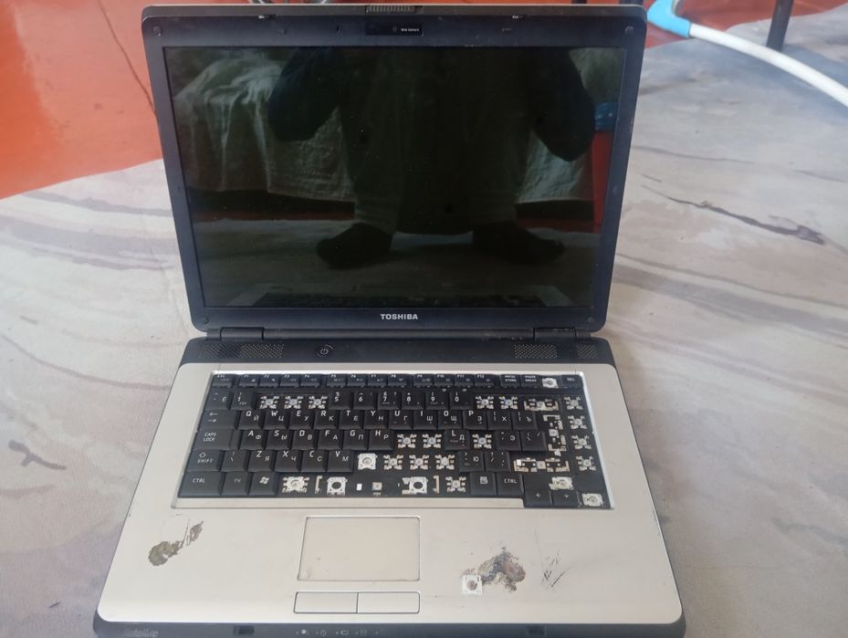 Продам ноутбук на запчасти