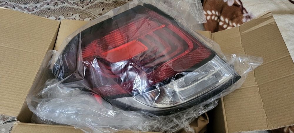 Lampa stop stânga originală/ nouă pentru Citroen C4 II