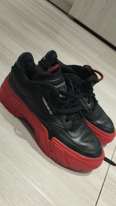 Кроссовки Reebok ft. Cardi B., 37 размер, кожа, оригинал