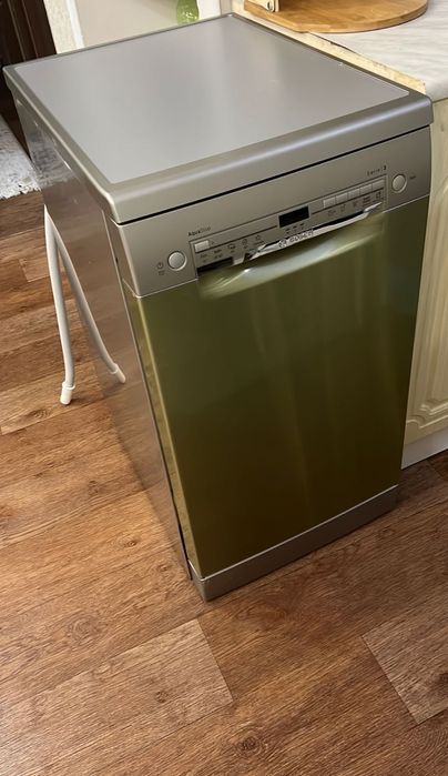 Продам посудомоечную машину Bosch.