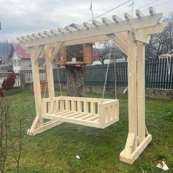 Mobilier rustic din lemn masiv