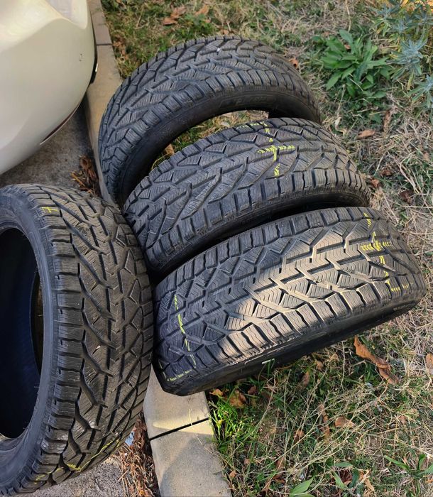 Продавам 4бр.Зимни гуми Riken 205/50 R17  SNOW XL ДОТ 2025