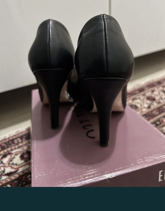 Дамски обувки с ток