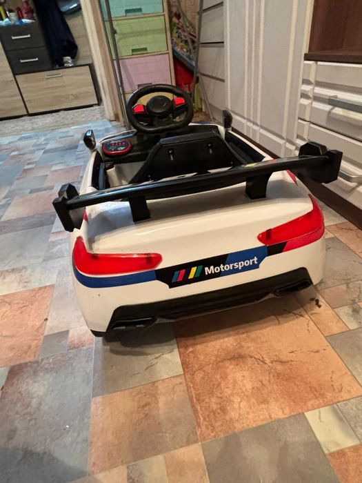 Электромобиль детский