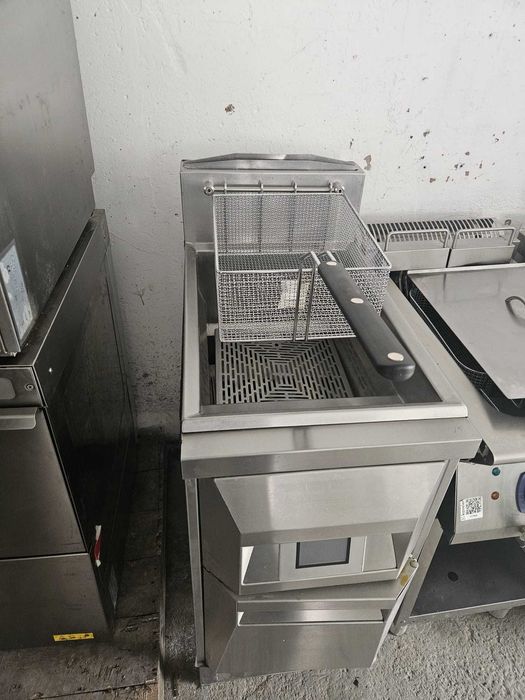 Friteuza gaz.1000 euro+tva