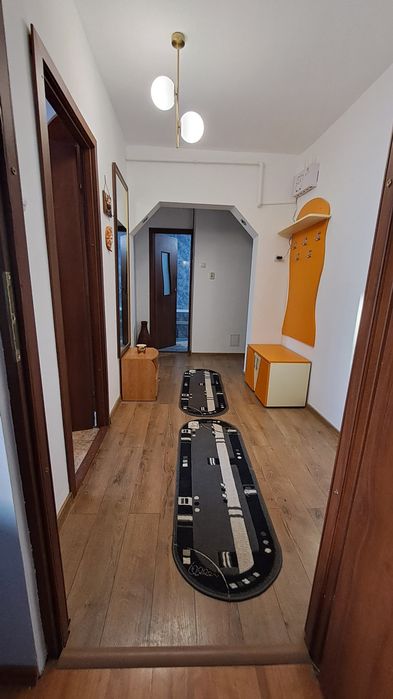 Închiriez apartament ultracentral lângă magazin Parang