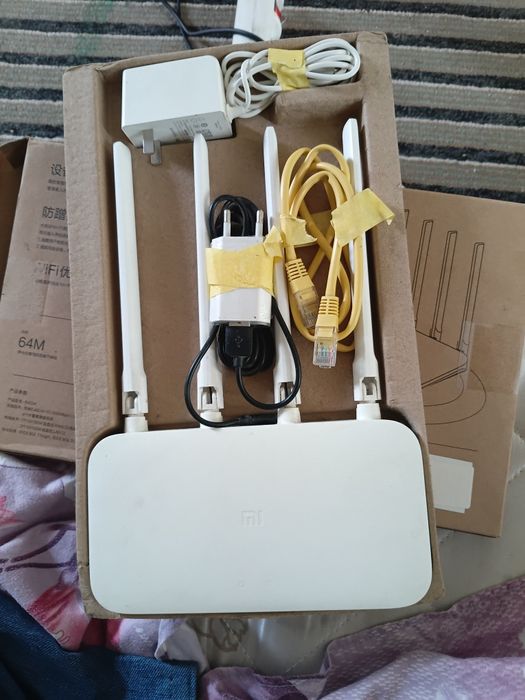 Продаю роутер xiaomi mi