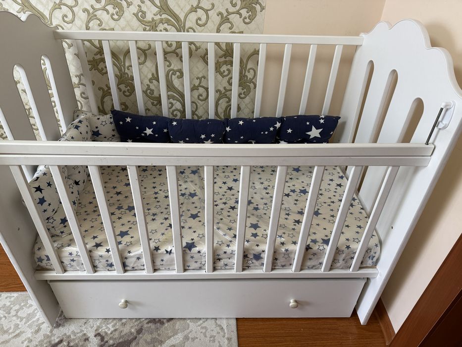 Кроватка для новорожденных