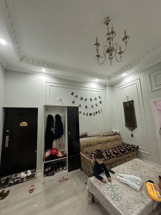 Квартира сотилади.