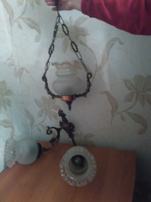 Продам  люстры  чешское стекло