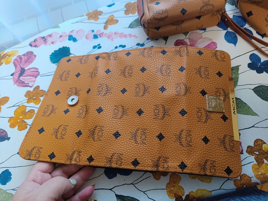 Дамска чанта МСМ в комплект с портфейл и несесер