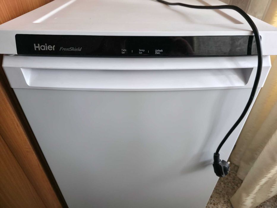 Морозильная камера Haier HF-82WAA 82 л белый
