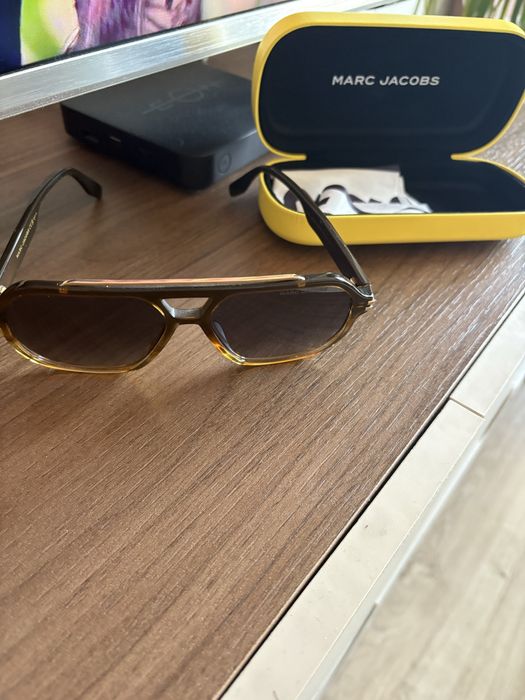 Продавам чисто нови очила