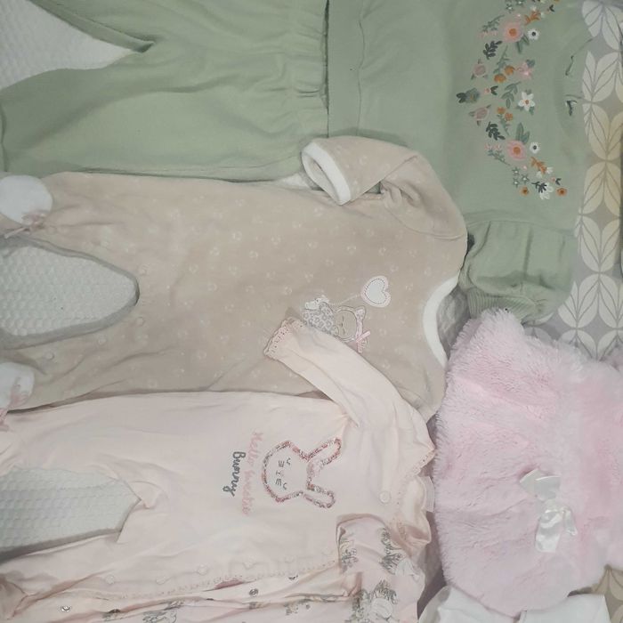 Бебешки дрехи запазени по 1 лв маркови