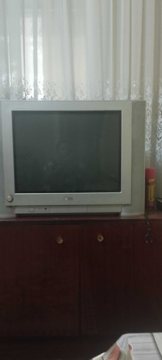 Продам телевизор LG