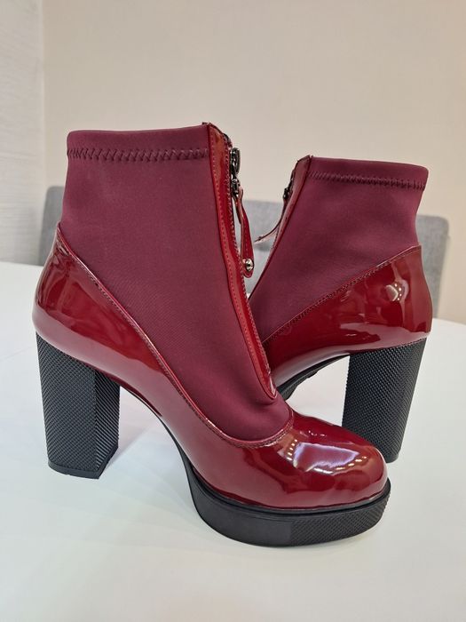 Червени боти на висок ток 36