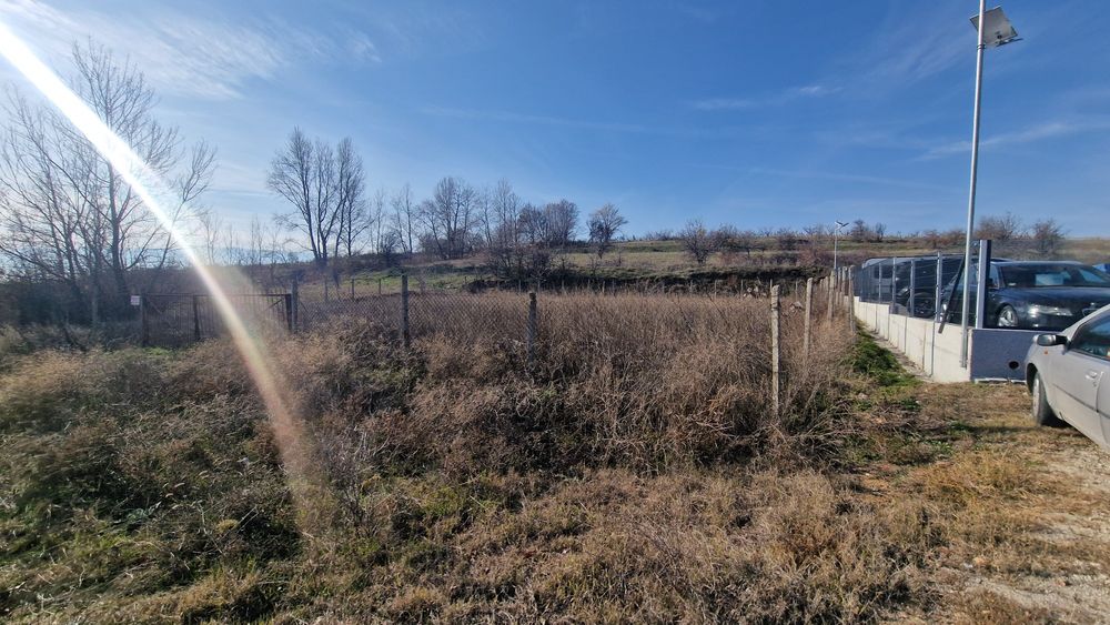 ПРОДАВАМ УПИ 753 кв.м.