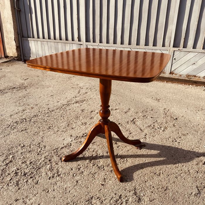 Шведска винтидж маса – mid-century, в стил Carl Malmsten