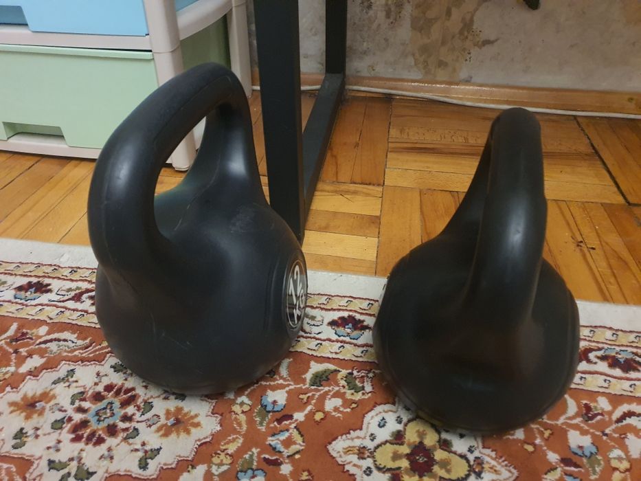 Гиря 8 и 12 пластмассовые