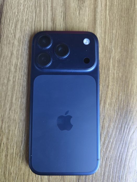 Iphone 17 pro blue 256 sotiladi