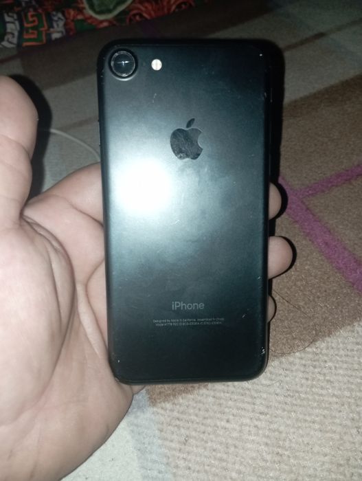 iPhone 7 срочно в отличном состоянии