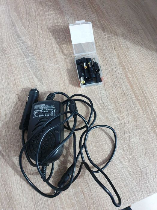 incarcator universal laptop auto 120w 8conectori