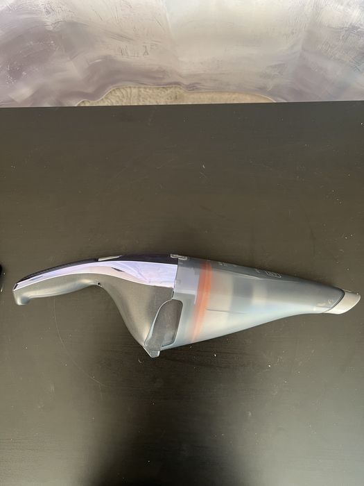 Акумулаторна прахосмукачка BLACK&DECKER - като нова