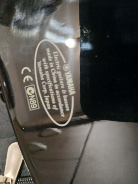 Chitară electrica YAMAHA RBX374