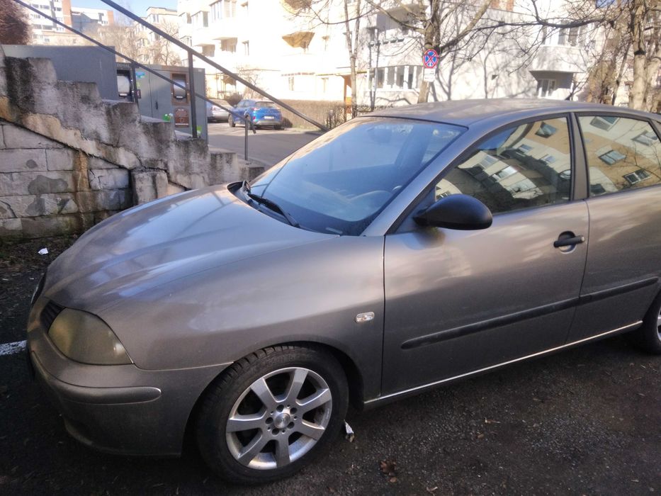 Vand seat ibiza argintiu 5 usi, din 2003,   1.2 cp Benzină