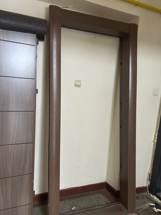 Uși apartament exterior