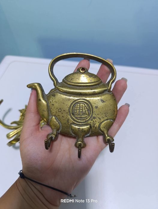 Бронзови закачалки