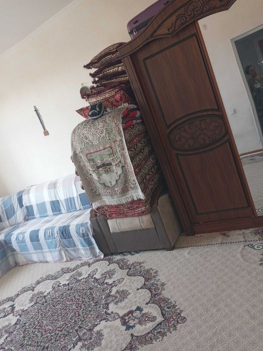 1 хонали кв 4этажда сотилади уй узимники