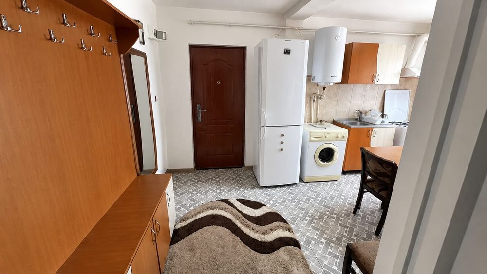 Vând apartament 2 camere mobilat