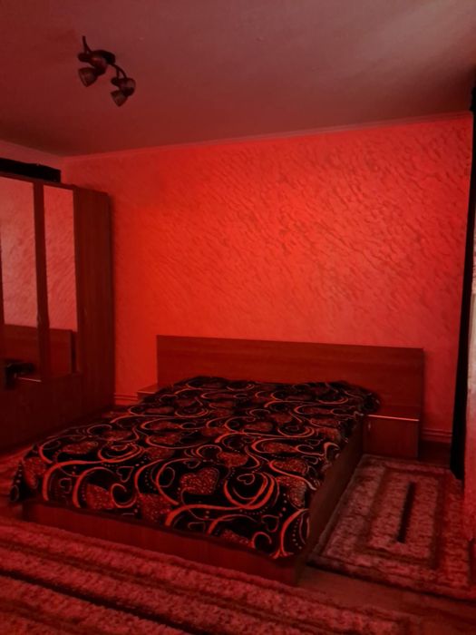 Vand casa spatioasa, teren 7800mp