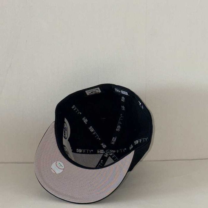 NY Yankeese MLB шапка с права козирка shapka s prava kozirka