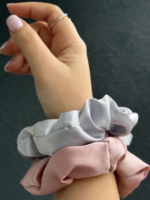 Set scrunchie de par din matase sarinata