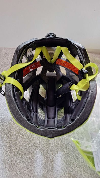 MOON HB3-9 - Каска за велосипед