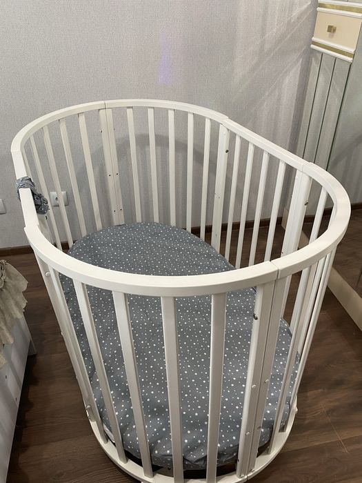 Деревянная детская кровать