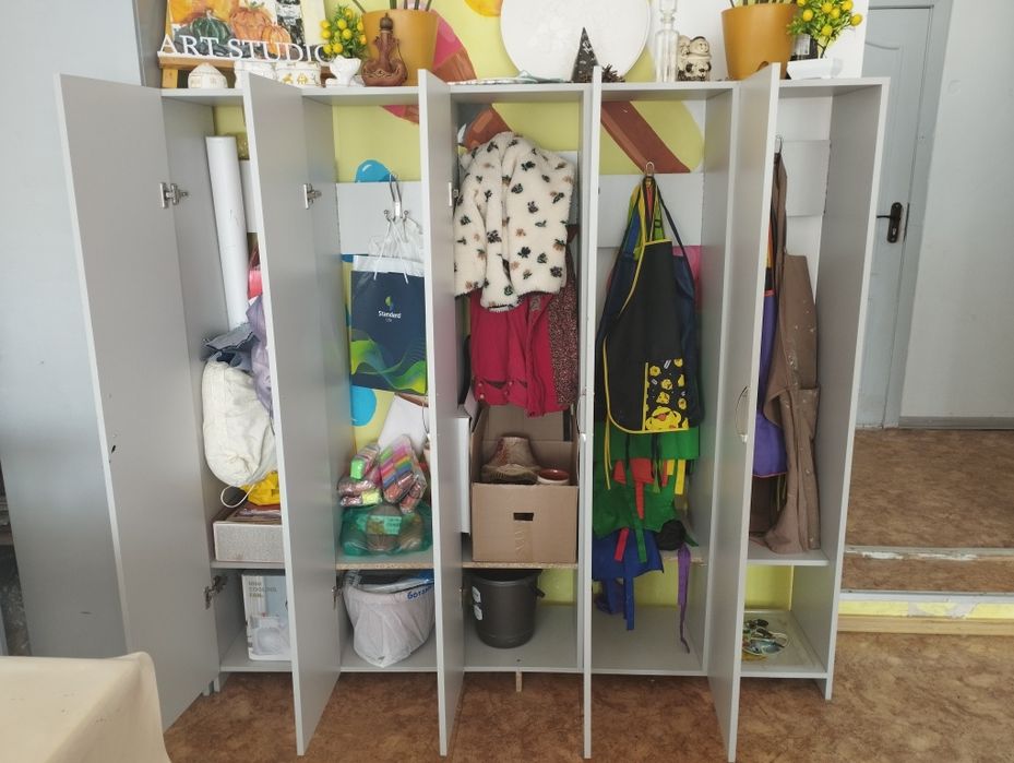 Продам детский шкафчик на 5 дверей