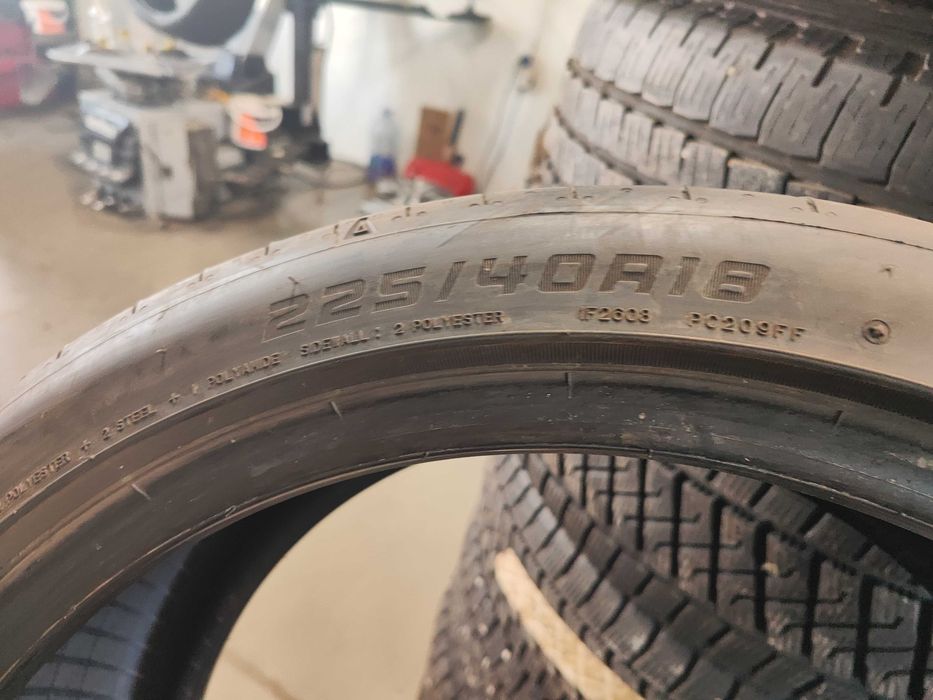 2бр.летни гуми 225/40/18 Falken