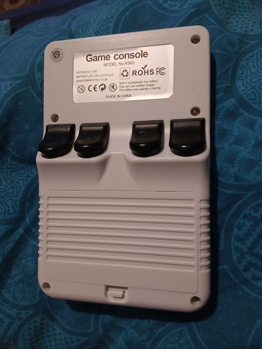 Consola Portabila R36S